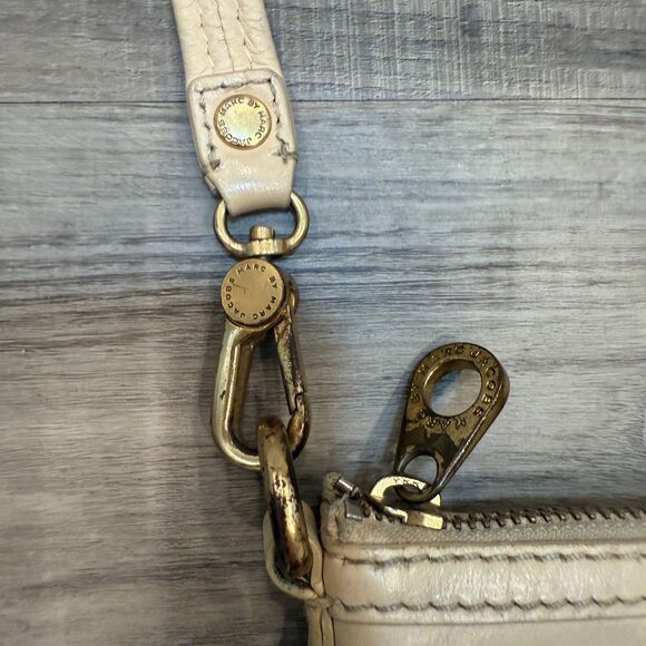 Marc by Marc Jacobs Cream Leather Crossbody Bag - Picture 5 of 9